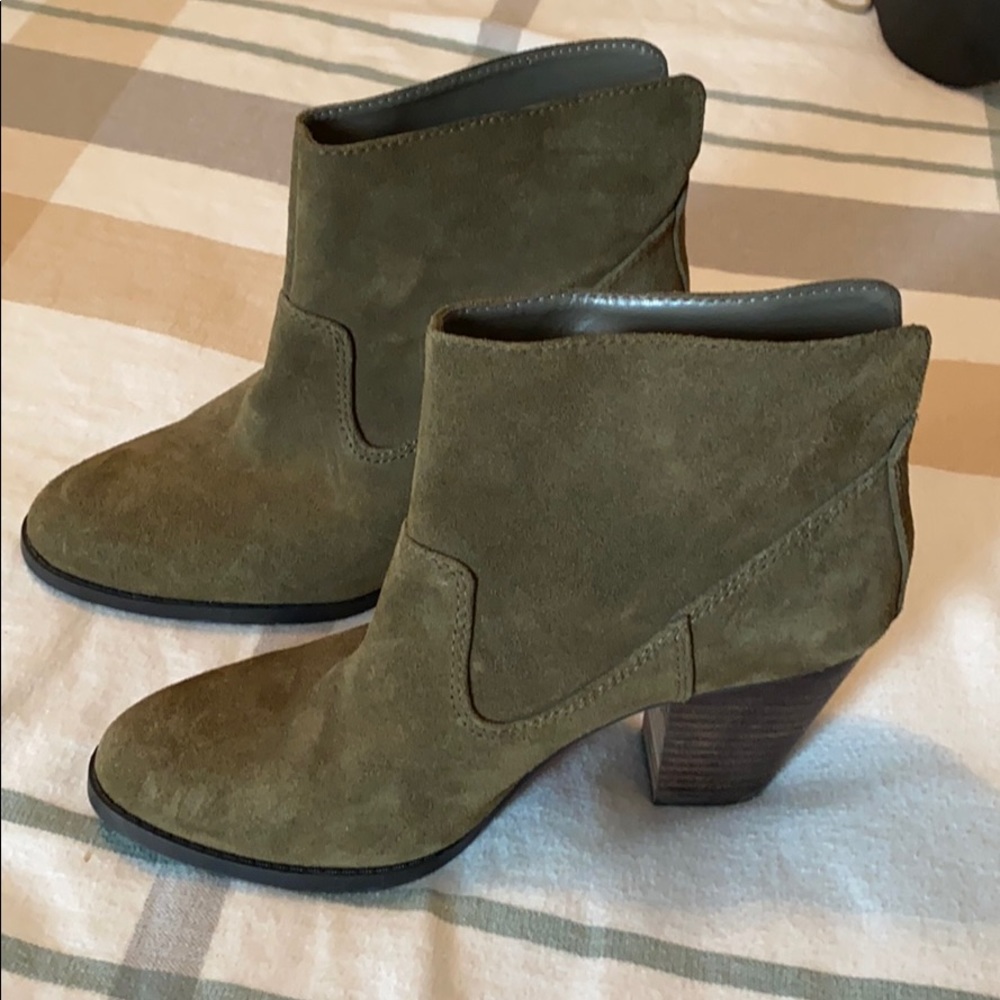 Nine West suede boots